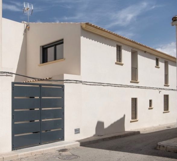 Image No.2-3 Bed Townhouse for sale