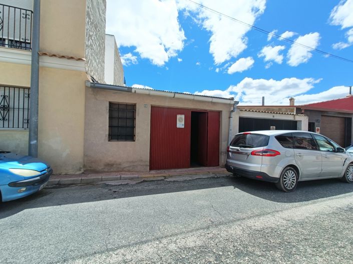 Image No.23-4 Bed Townhouse for sale