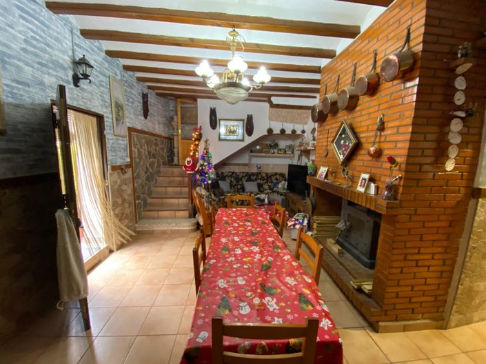 Image No.7-Maison de campagne de 7 chambres à vendre à Sax