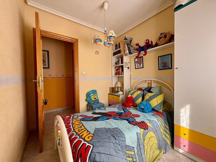 Image No.17-5 Bed Apartment for sale