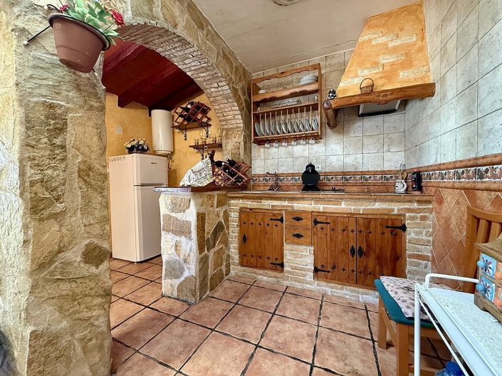 Image No.26-5 Bed Apartment for sale
