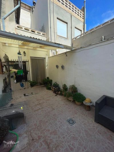 Image No.14-5 Bed Townhouse for sale