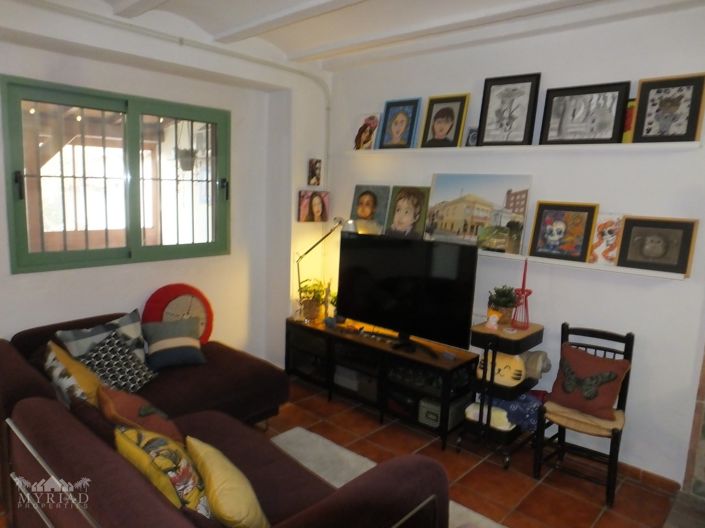 Image No.11-3 Bed Country House for sale