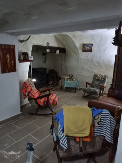 Image No.6-2 Bed Country House for sale
