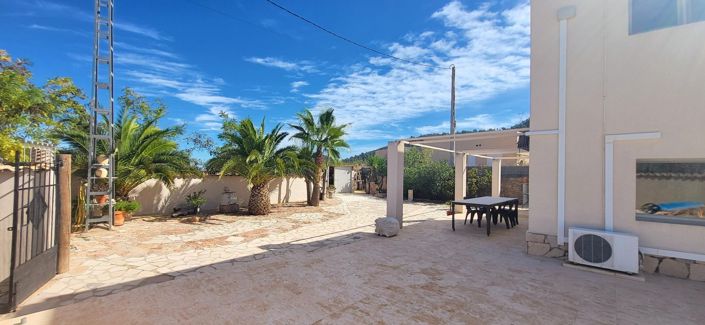 Image No.25-2 Bed Villa for sale