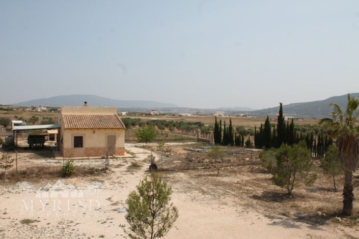 Image No.25-4 Bed Country House for sale