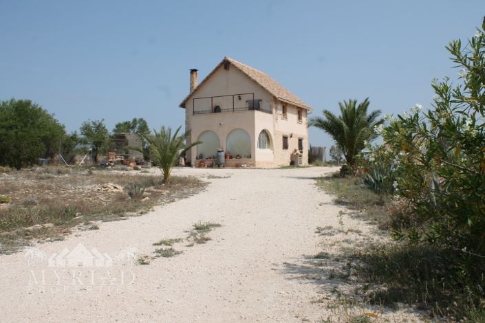 Image No.32-4 Bed Country House for sale