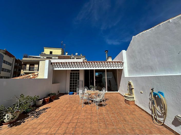 Image No.48-5 Bed Townhouse for sale