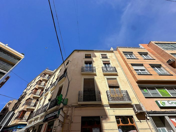 Image No.50-5 Bed Townhouse for sale