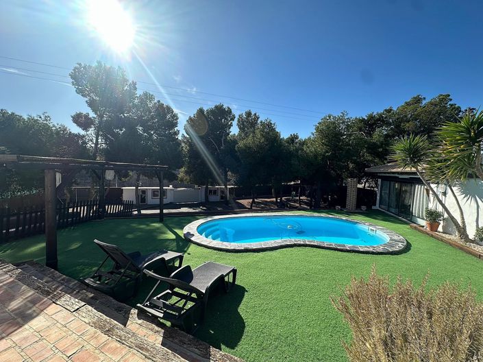 Image No.2-3 Bed Villa for sale