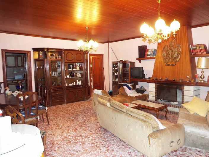 Image No.34-12 Bed Country House for sale