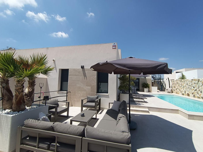 Image No.2-3 Bed Villa for sale
