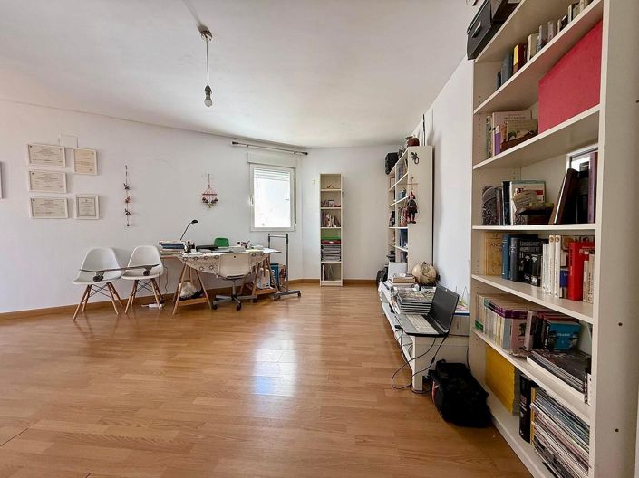 Image No.18-4 Bed Apartment for sale
