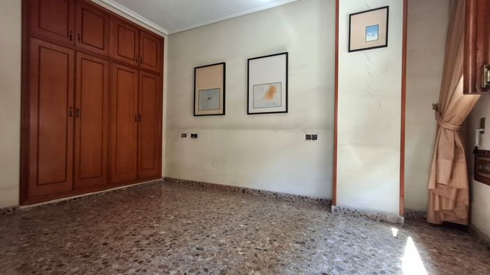Image No.21-4 Bed Apartment for sale