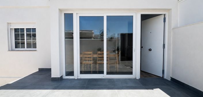 Image No.30-3 Bed Townhouse for sale