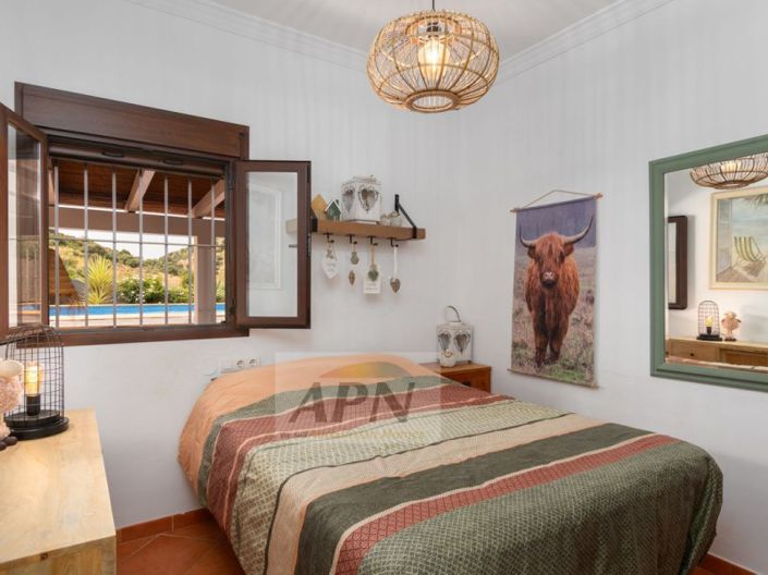 Image No.14-3 Bed Country House for sale