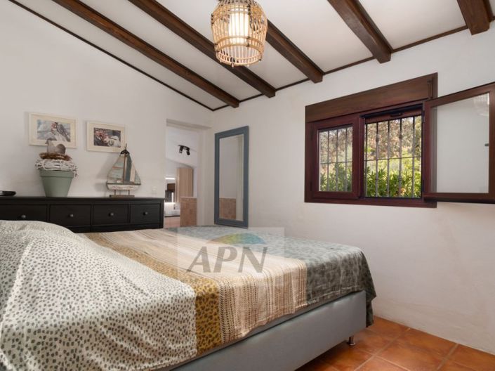 Image No.16-3 Bed Country House for sale