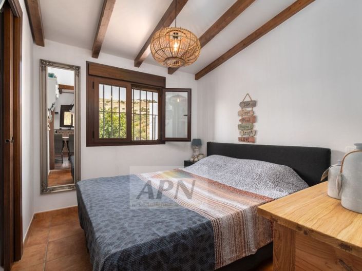 Image No.19-3 Bed Country House for sale