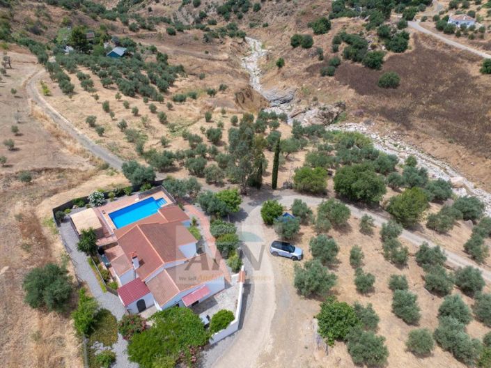 Image No.29-3 Bed Country House for sale
