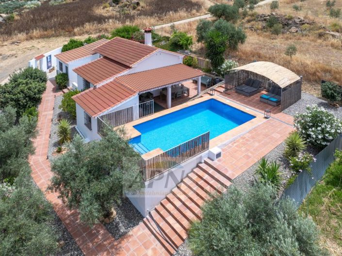 Image No.32-3 Bed Country House for sale
