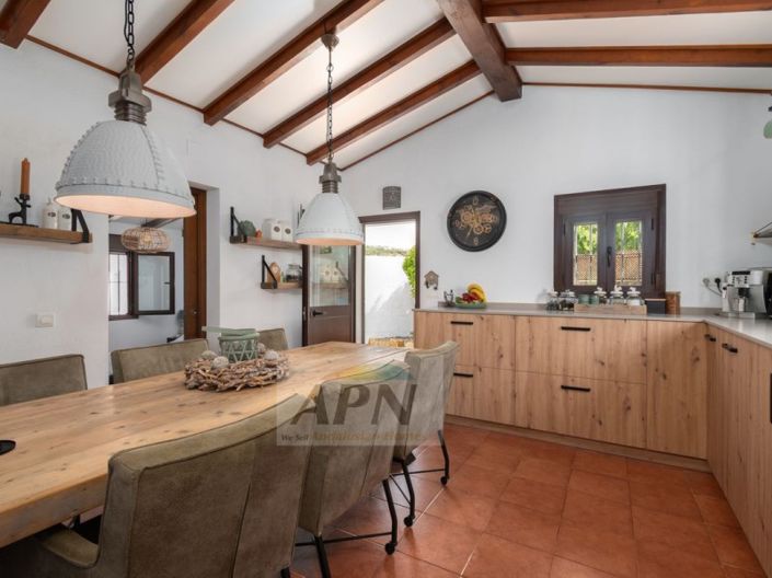 Image No.7-3 Bed Country House for sale