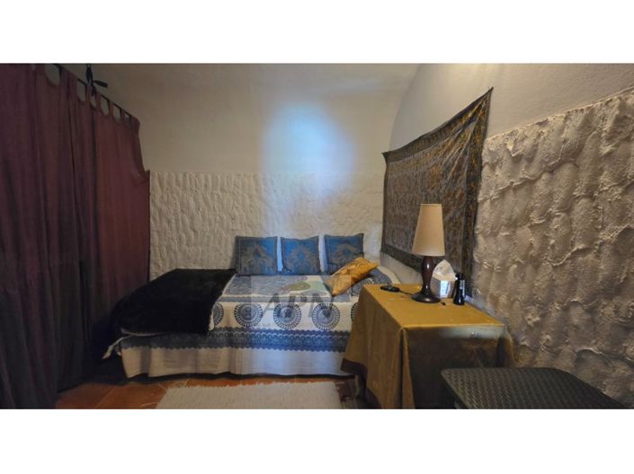 Image No.21-4 Bed Townhouse for sale