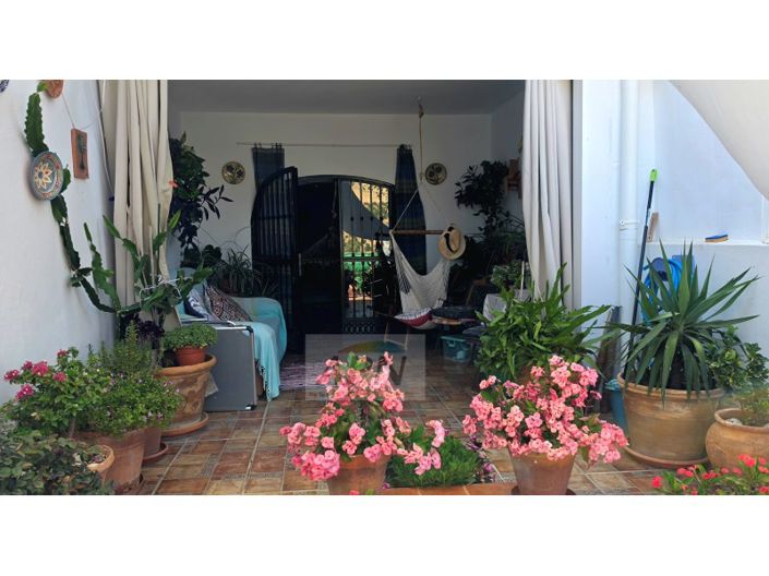 Image No.22-4 Bed Townhouse for sale