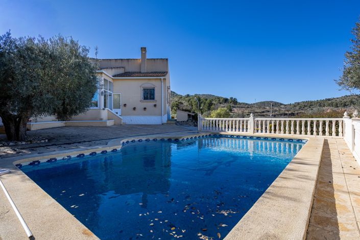 Image No.6-3 Bed Country House for sale