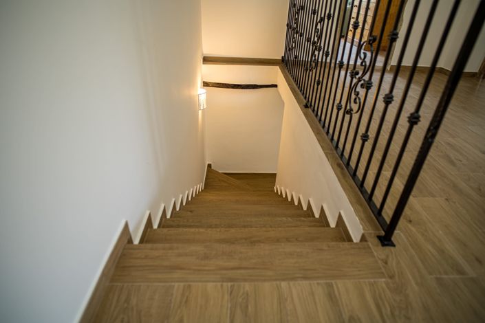 Image No.28-5 Bed Townhouse for sale