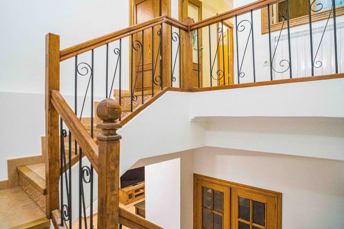 Image No.40-5 Bed Townhouse for sale
