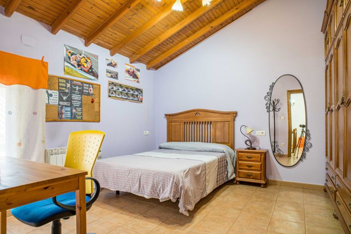 Image No.45-5 Bed Townhouse for sale