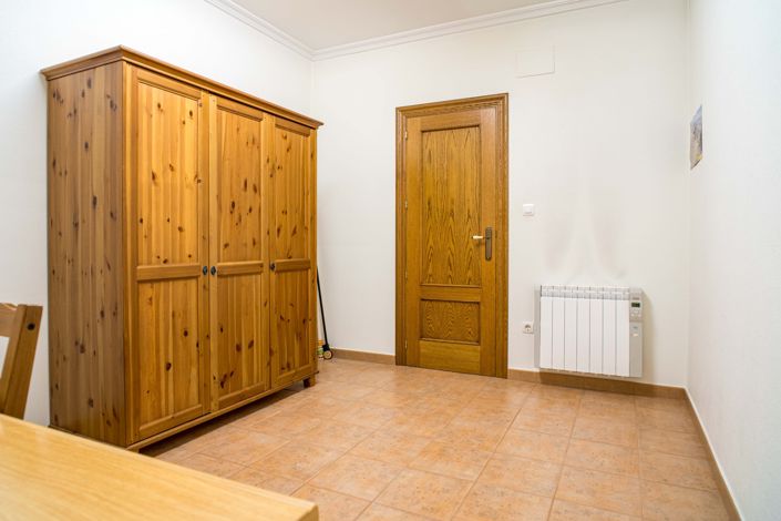 Image No.49-5 Bed Townhouse for sale