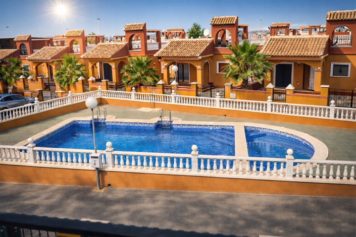 Image No.2-Villa de 2 chambres à vendre à Torrevieja