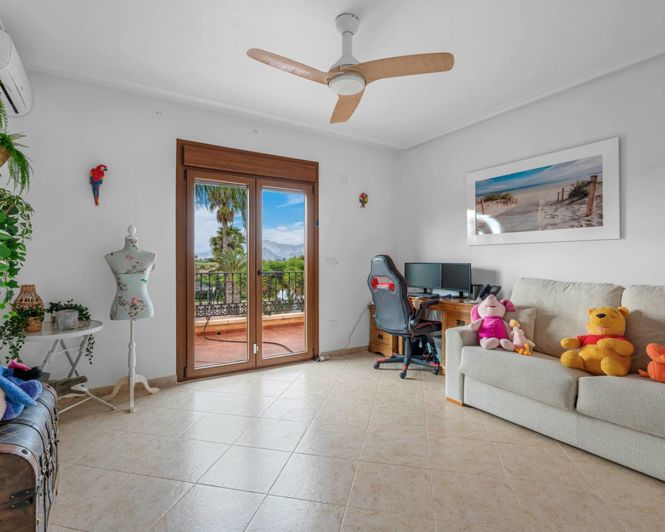 Image No.18-4 Bed Finca for sale