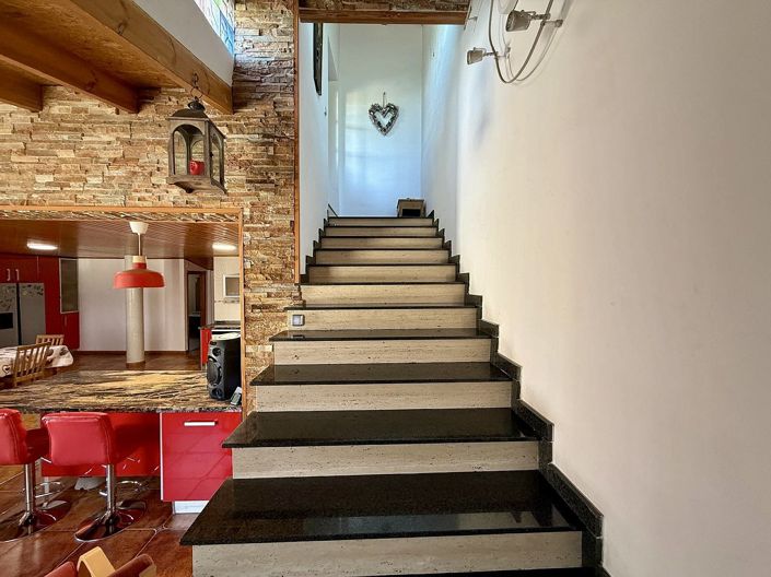 Image No.24-4 Bed Country House for sale