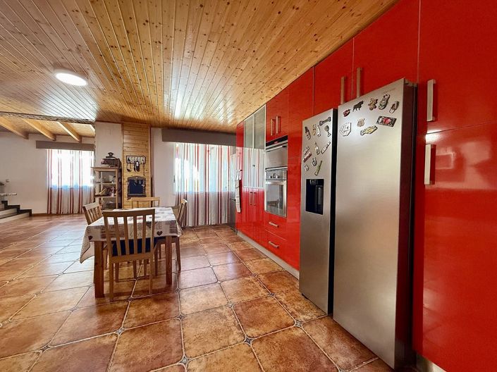 Image No.31-4 Bed Country House for sale