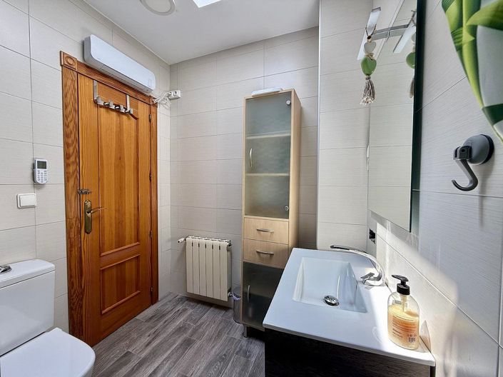 Image No.38-4 Bed Country House for sale