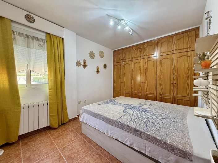 Image No.41-4 Bed Country House for sale