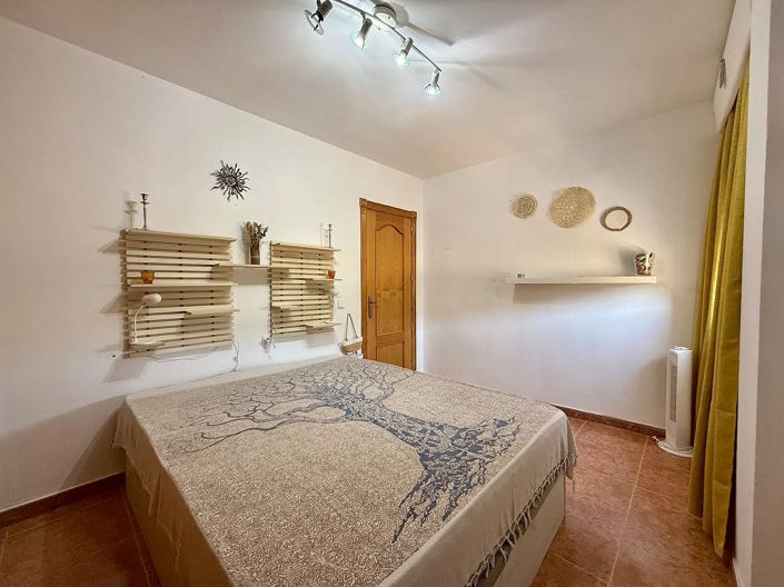 Image No.42-4 Bed Country House for sale