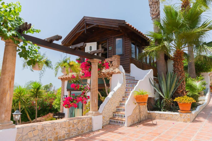 Image No.2-8 Bed Villa for sale