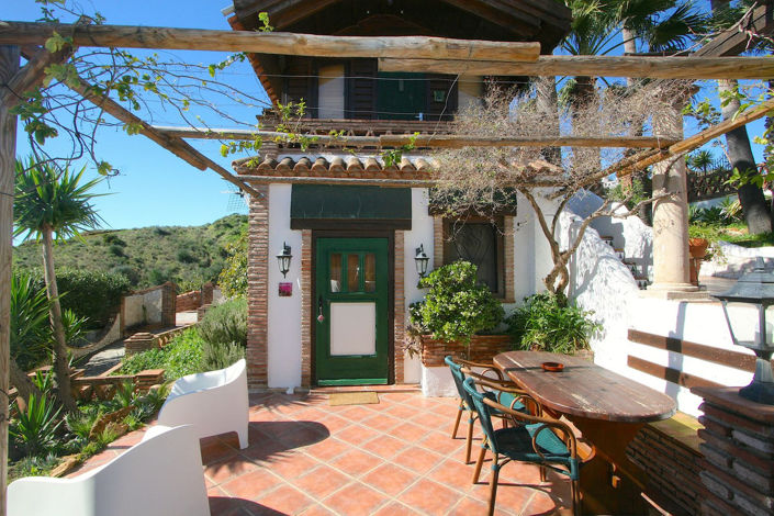 Image No.9-8 Bed Villa for sale
