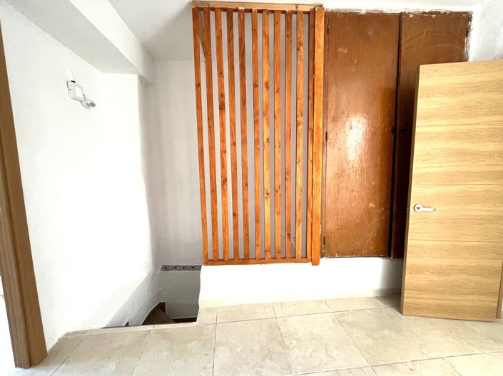 Image No.13-2 Bed Townhouse for sale