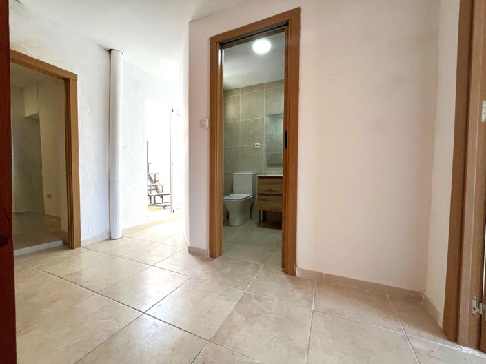 Image No.16-2 Bed Townhouse for sale