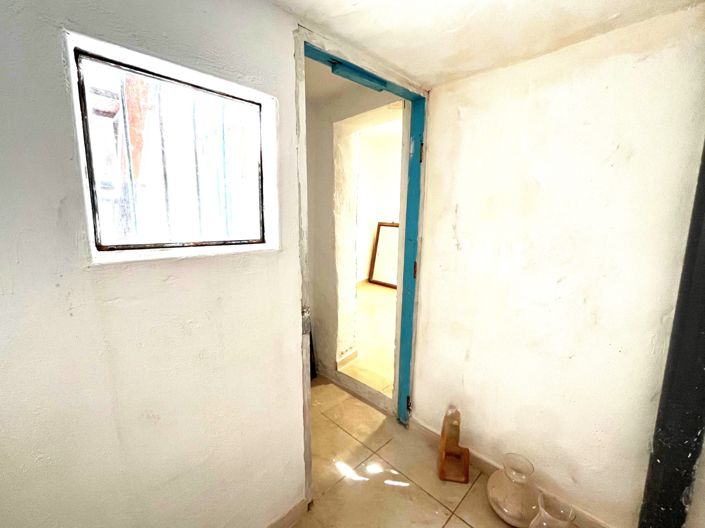 Image No.20-2 Bed Townhouse for sale