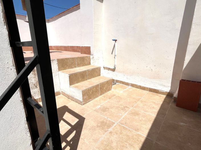 Image No.24-2 Bed Townhouse for sale