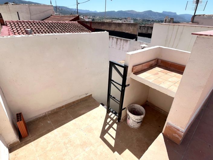 Image No.25-2 Bed Townhouse for sale