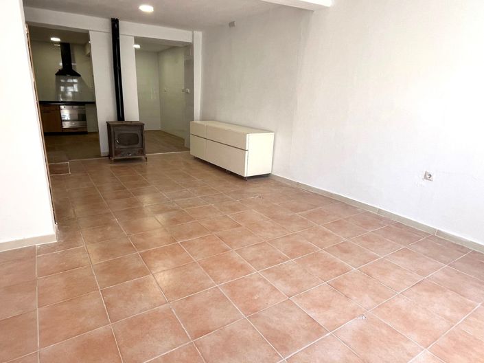 Image No.8-2 Bed Townhouse for sale