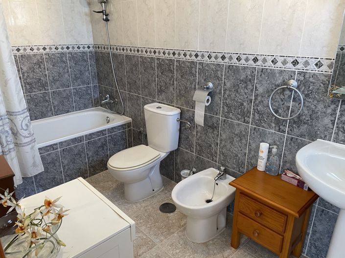 Image No.12-3 Bed Villa for sale