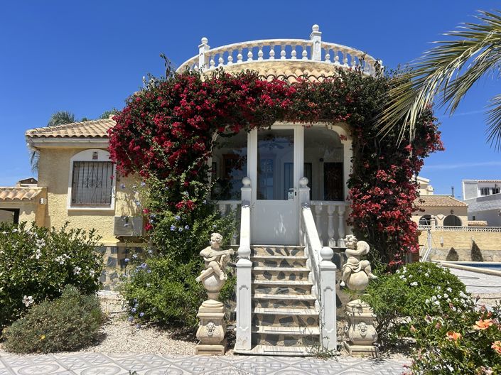 Image No.3-3 Bed Villa for sale