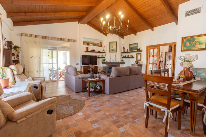 Image No.2-Finca de 4 chambres à vendre à Malaga